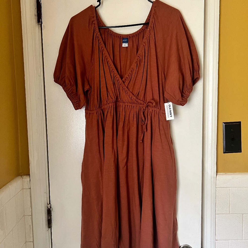 Brand new with tags Old Navy maternity dress